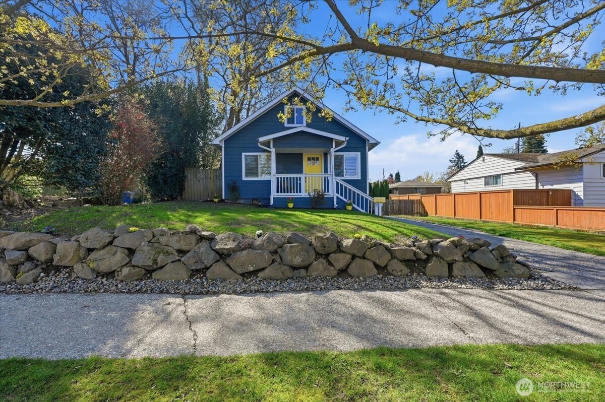 1715 SW Trenton Street , Seattle, WA 98106