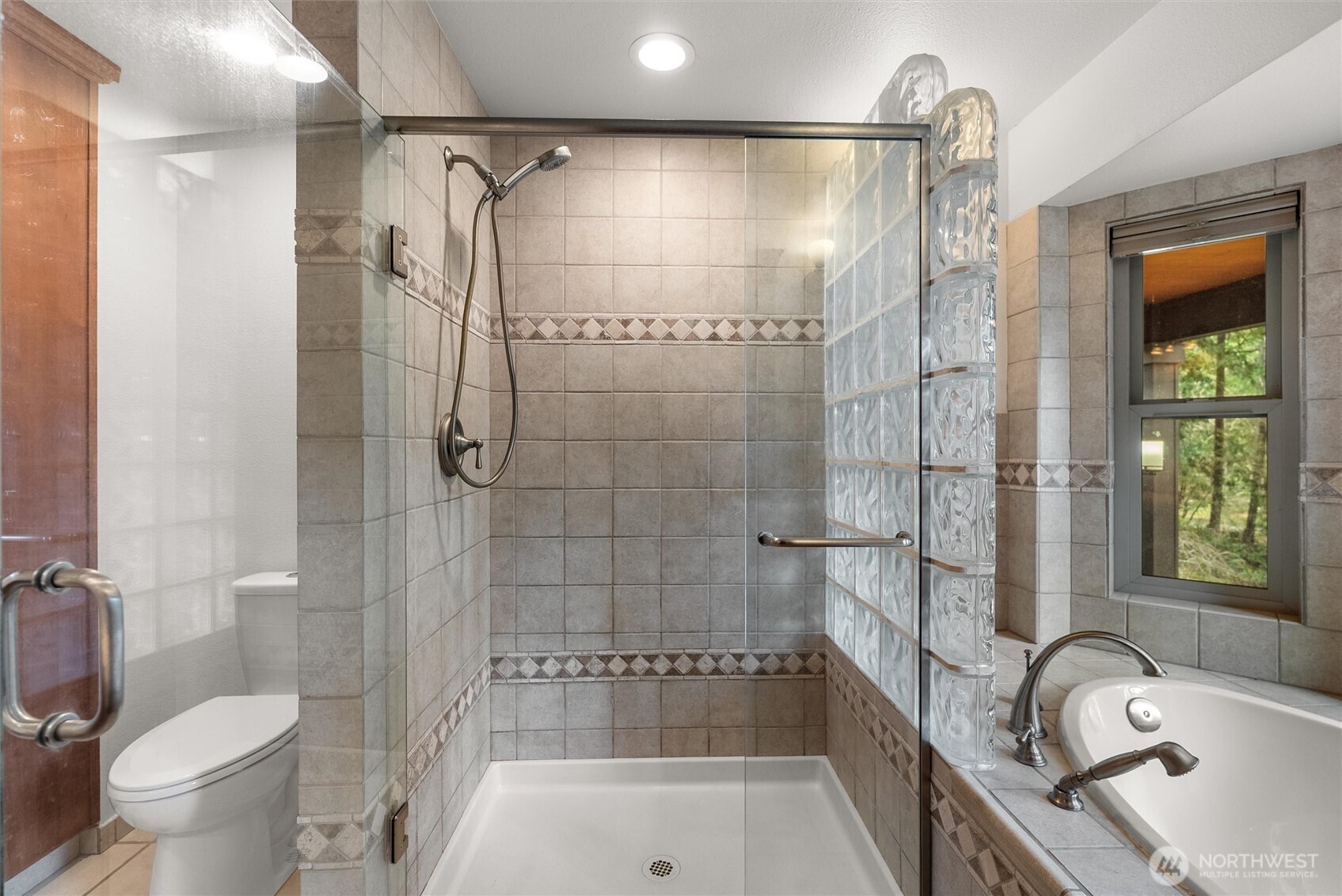 27422 SE 236th Street , Maple Valley, WA 98038