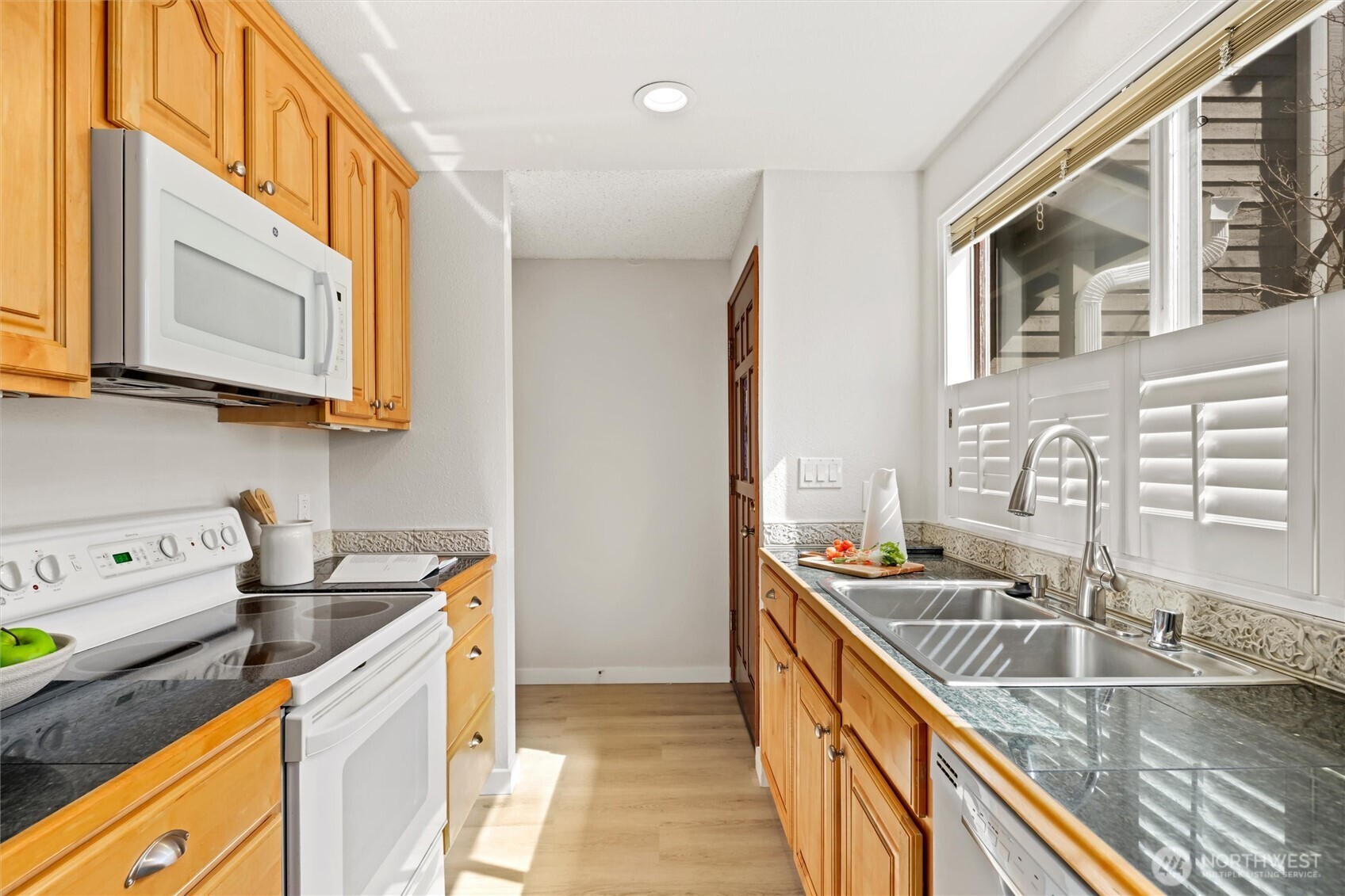 1230 101st Place NE #1230, Bellevue, WA 98004