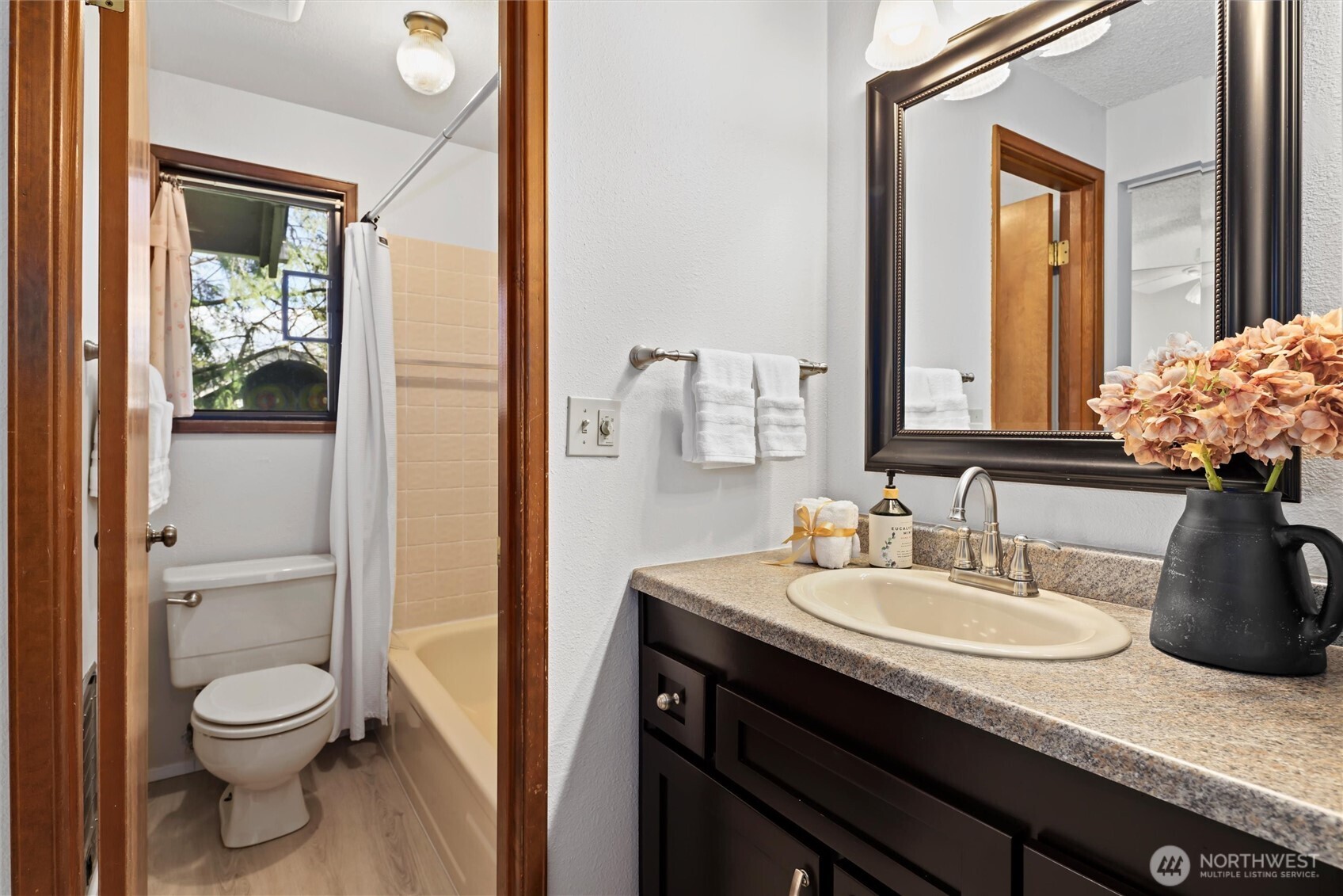 1230 101st Place NE #1230, Bellevue, WA 98004