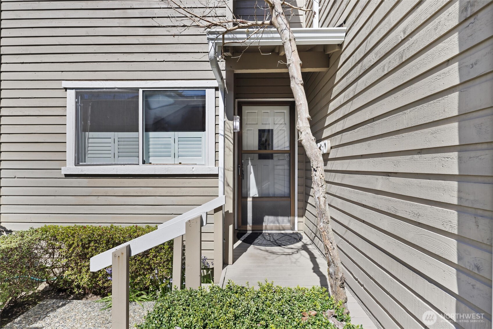 1230 101st Place NE #1230, Bellevue, WA 98004