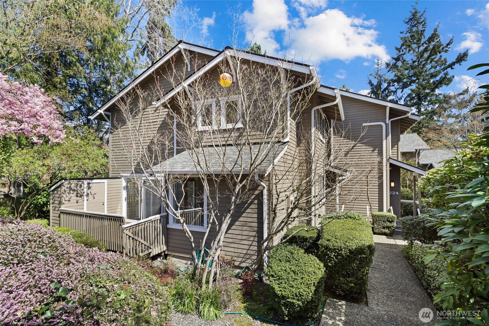1230 101st Place NE #1230, Bellevue, WA 98004