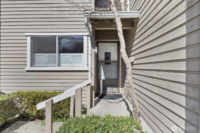 1230 101st Place NE #1230, Bellevue, WA 98004 - Photo 3