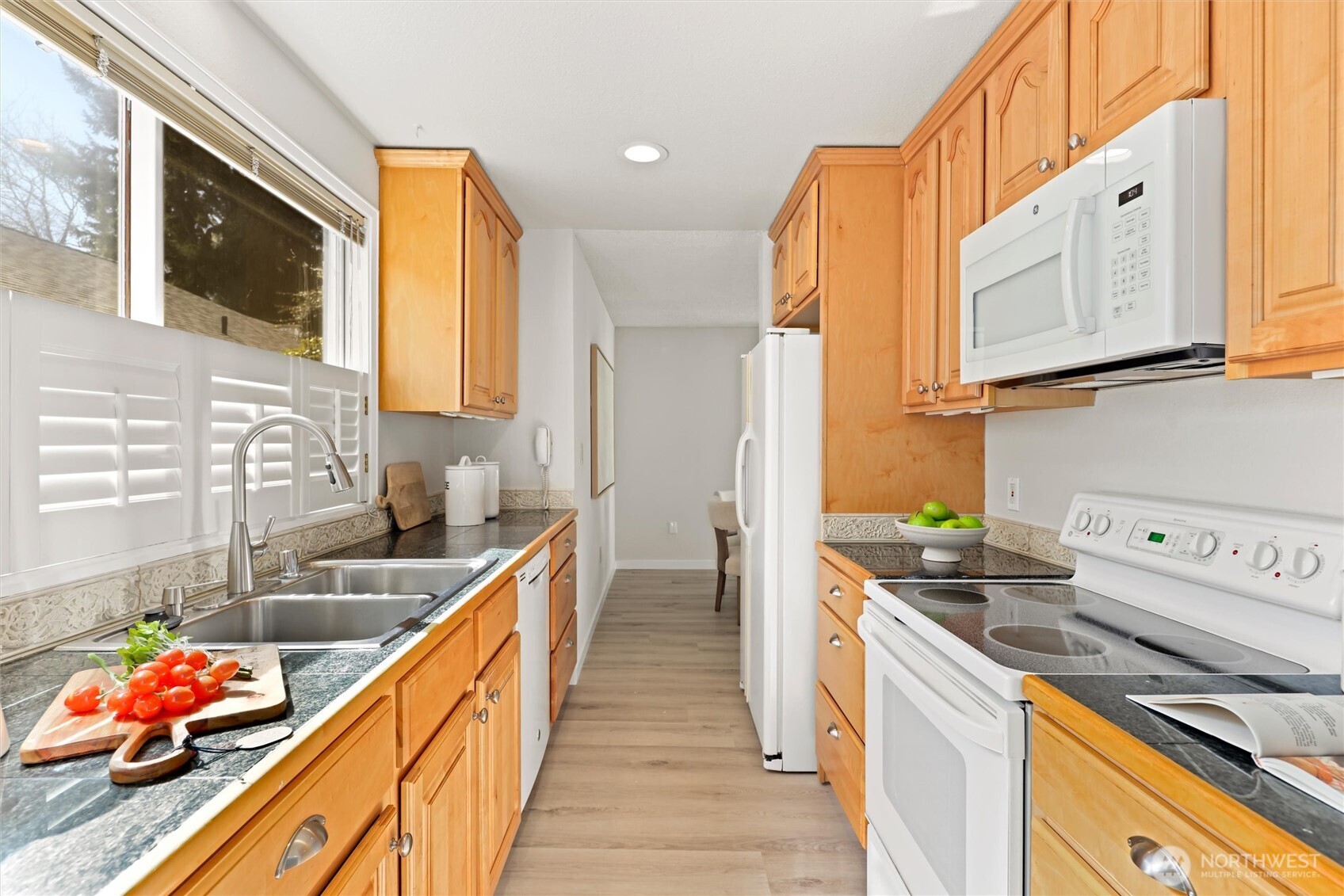 1230 101st Place NE #1230, Bellevue, WA 98004