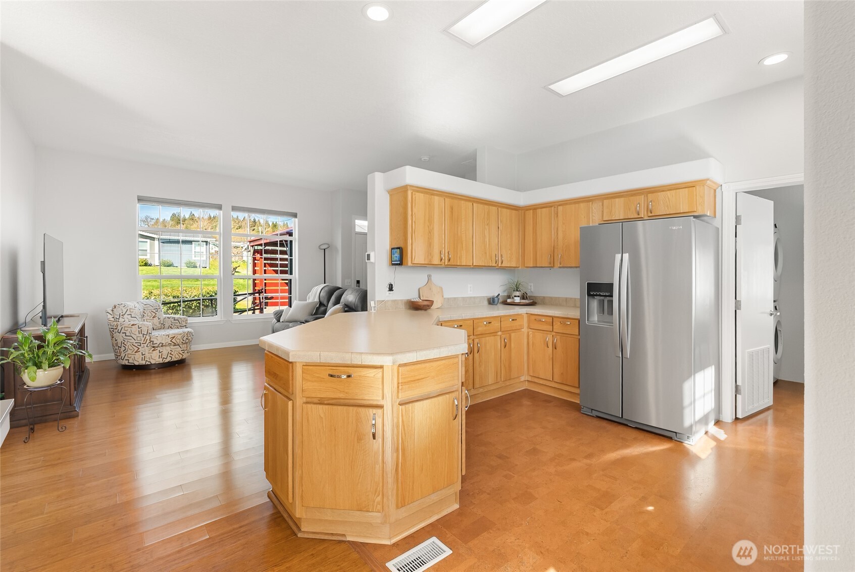 5511 Hillvue Road , Blaine, WA 98230-9532