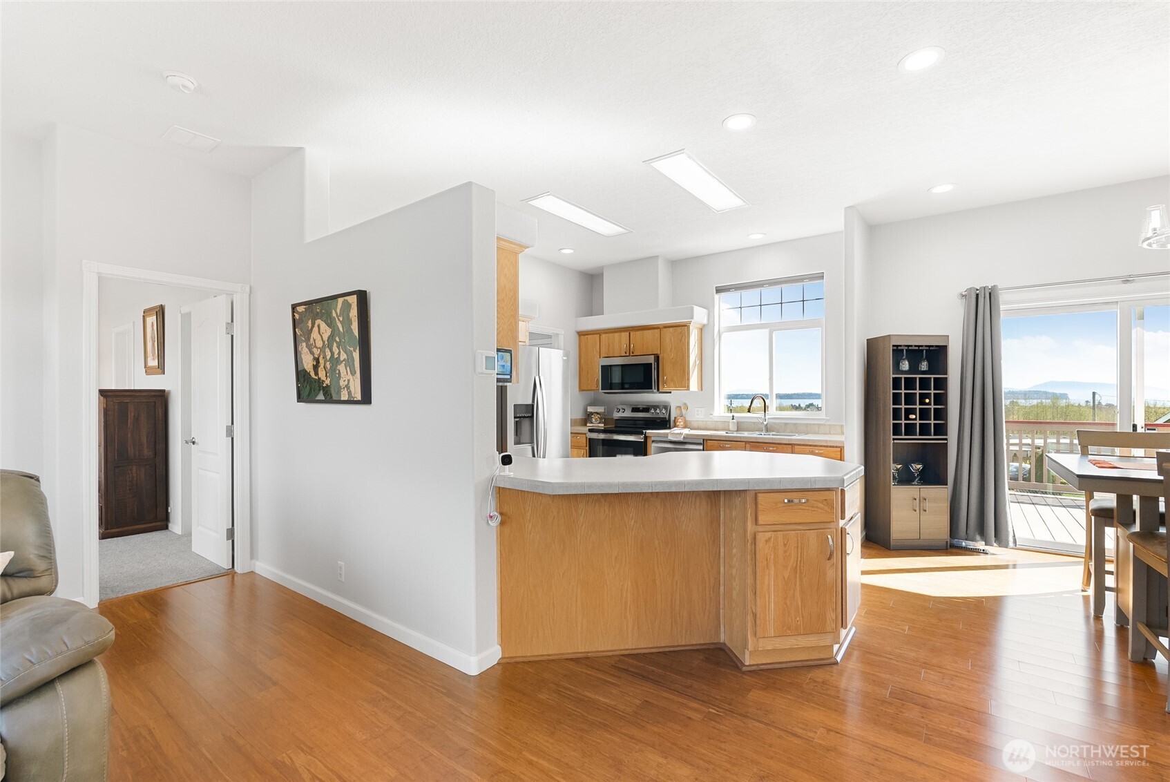 5511 Hillvue Road , Blaine, WA 98230-9532