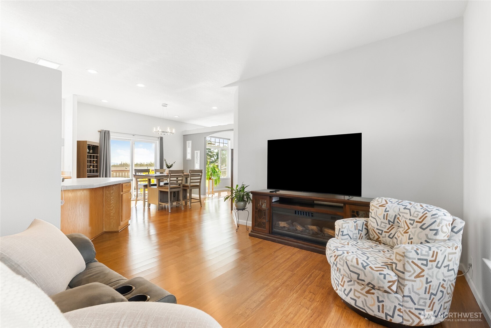 5511 Hillvue Road , Blaine, WA 98230-9532