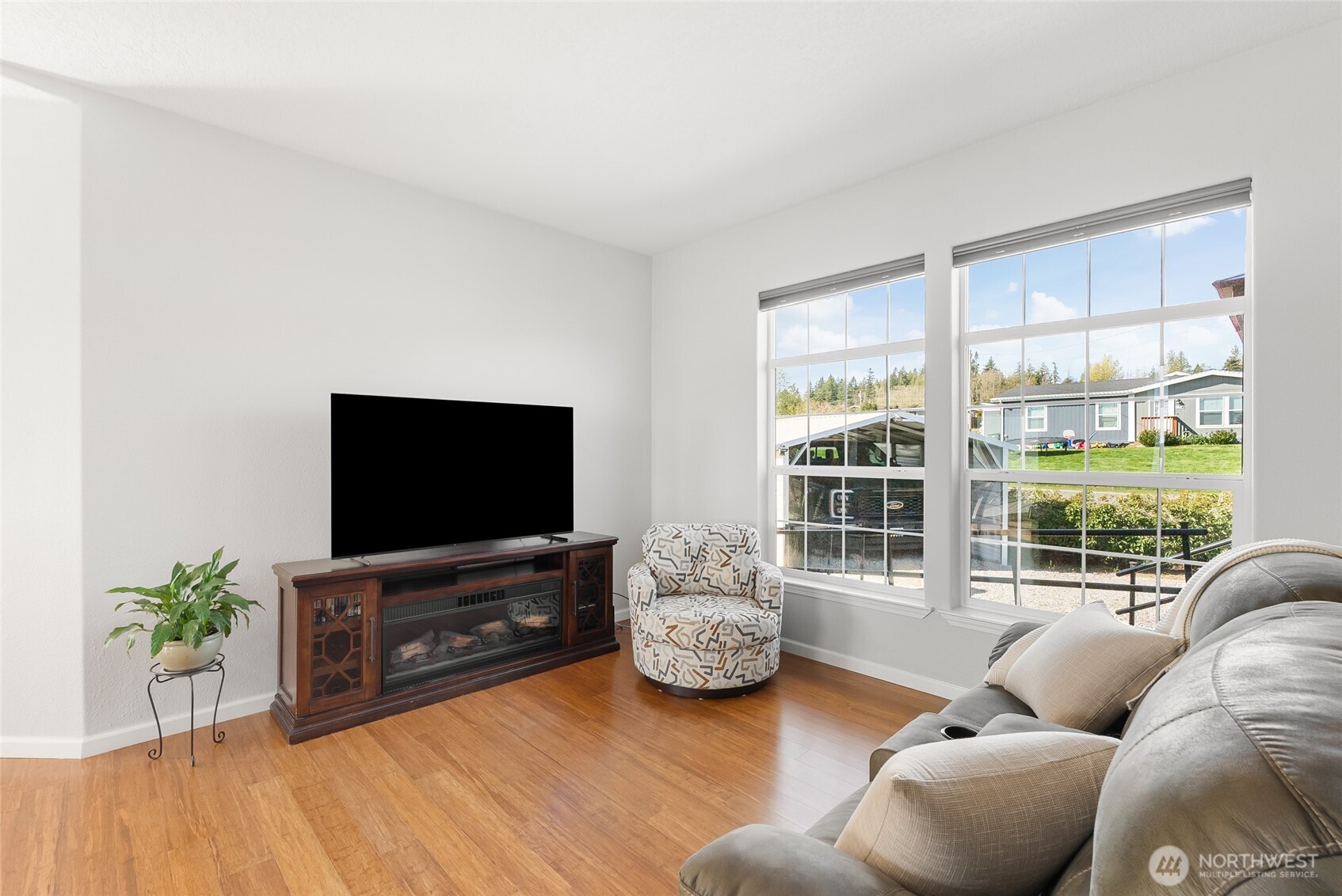 5511 Hillvue Road , Blaine, WA 98230-9532