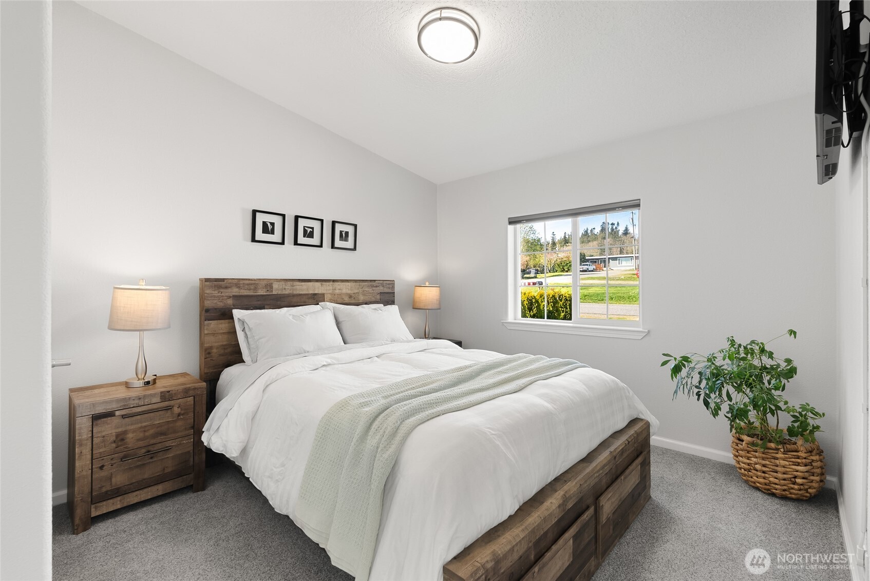 5511 Hillvue Road , Blaine, WA 98230-9532