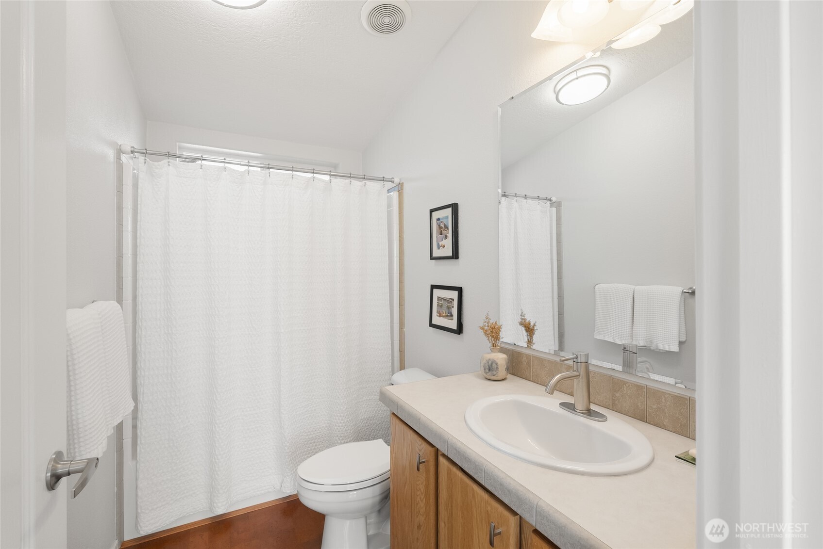 5511 Hillvue Road , Blaine, WA 98230-9532