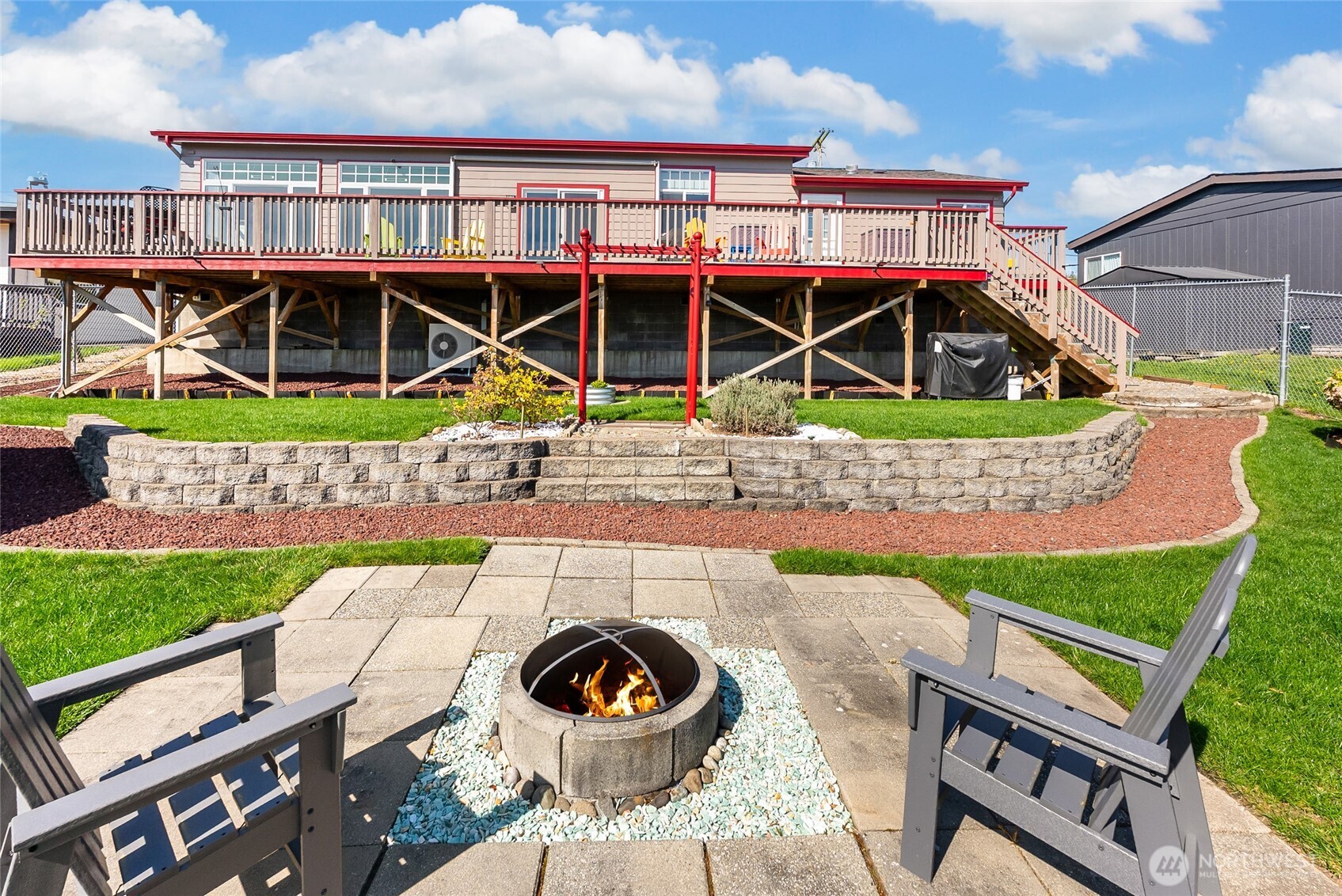 5511 Hillvue Road , Blaine, WA 98230-9532