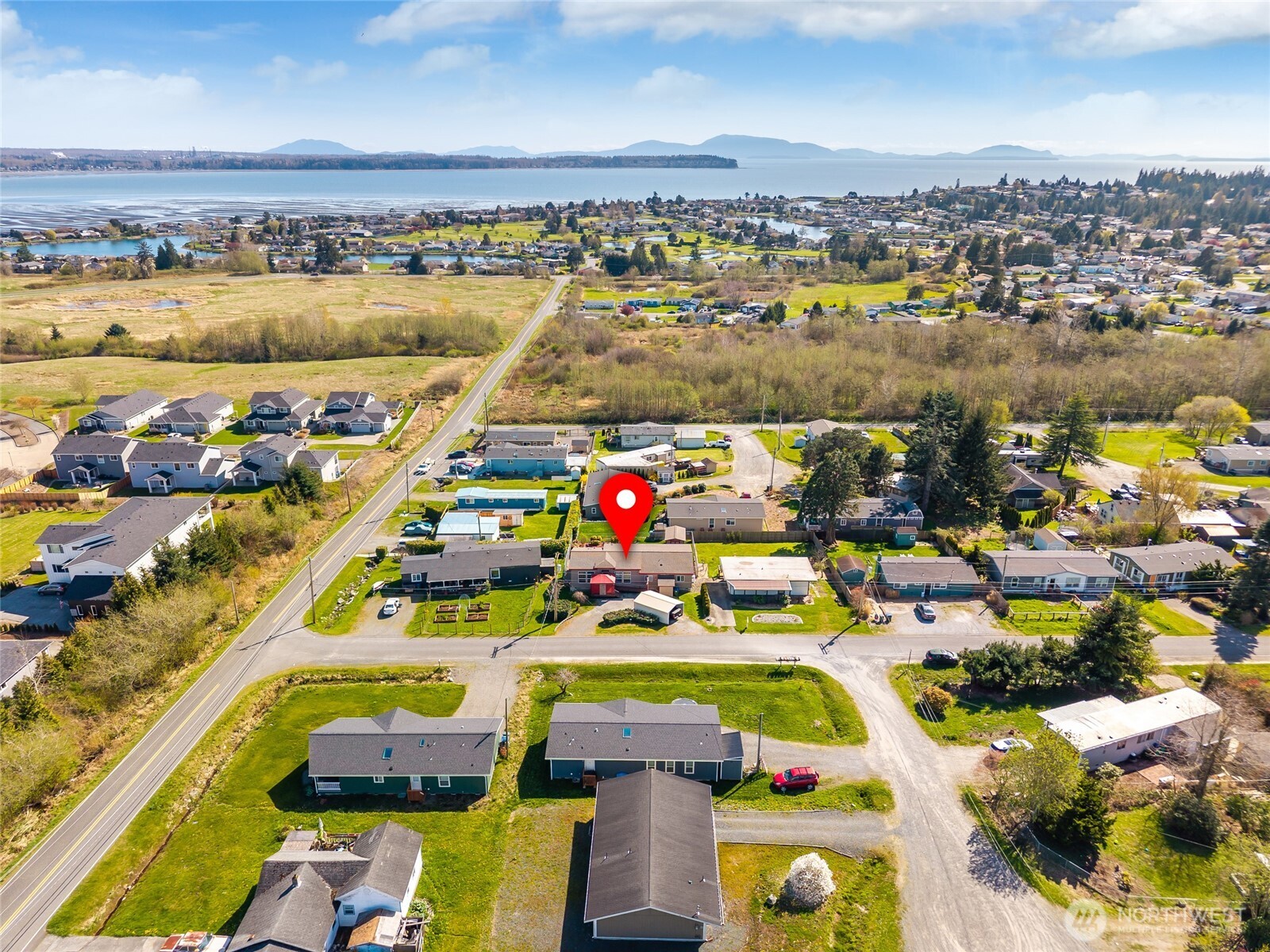 5511 Hillvue Road , Blaine, WA 98230-9532