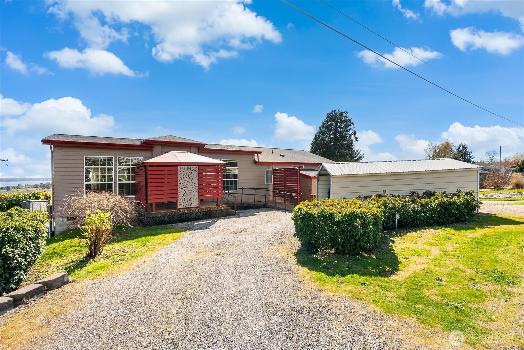 5511 Hillvue Road , Blaine, WA 98230-9532