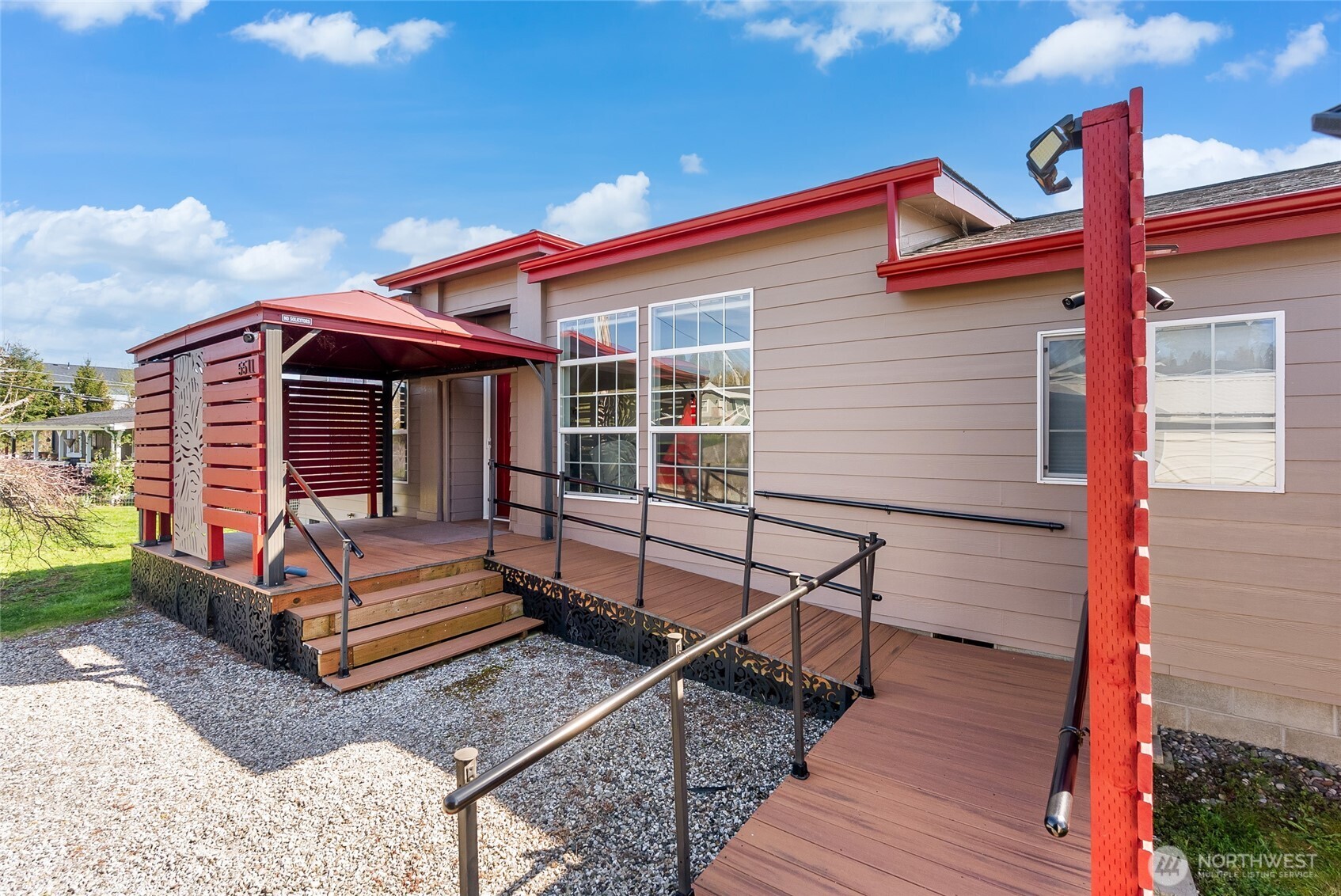 5511 Hillvue Road , Blaine, WA 98230-9532