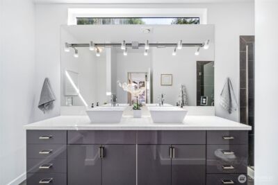 1211 S Grand Street , Seattle, WA 98144 - Photo 18