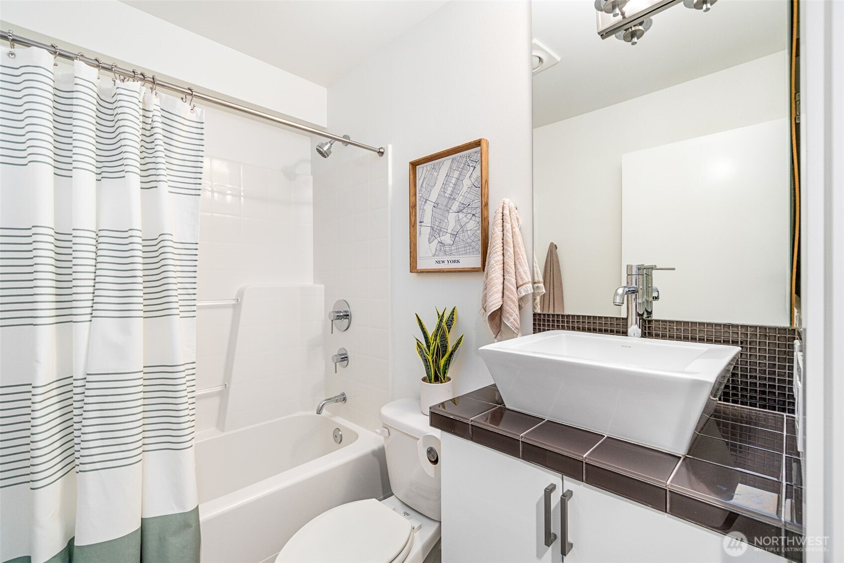 1211 S Grand Street , Seattle, WA 98144