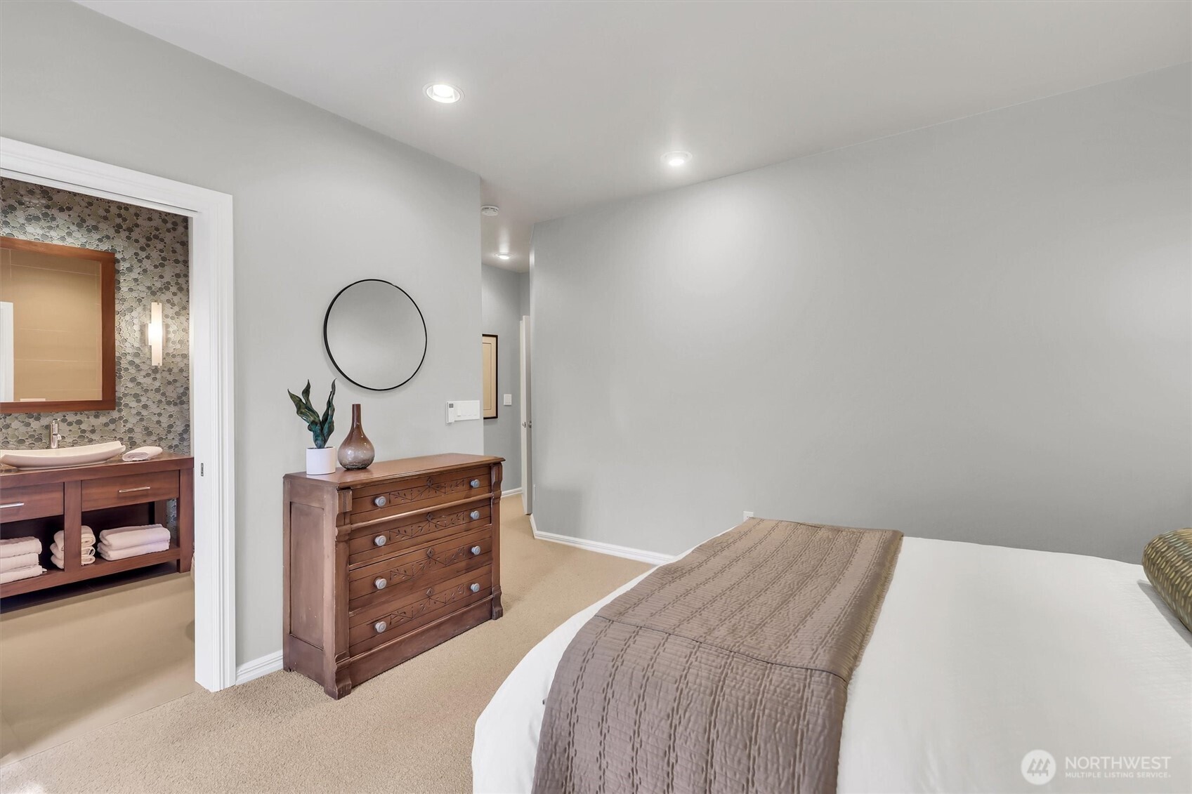 1434 108th Avenue NE, Bellevue, WA 98004