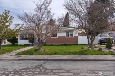 33 Furney Street , Wenatchee, WA 98801 - Photo 2