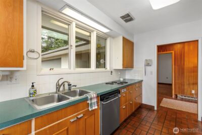 9428 Tracyton Boulevard NW, Bremerton, WA 98311 - Photo 10