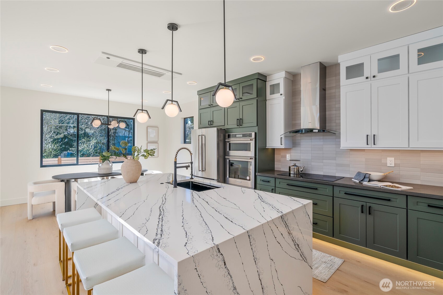 11279 59th Avenue S, Seattle, WA 98178