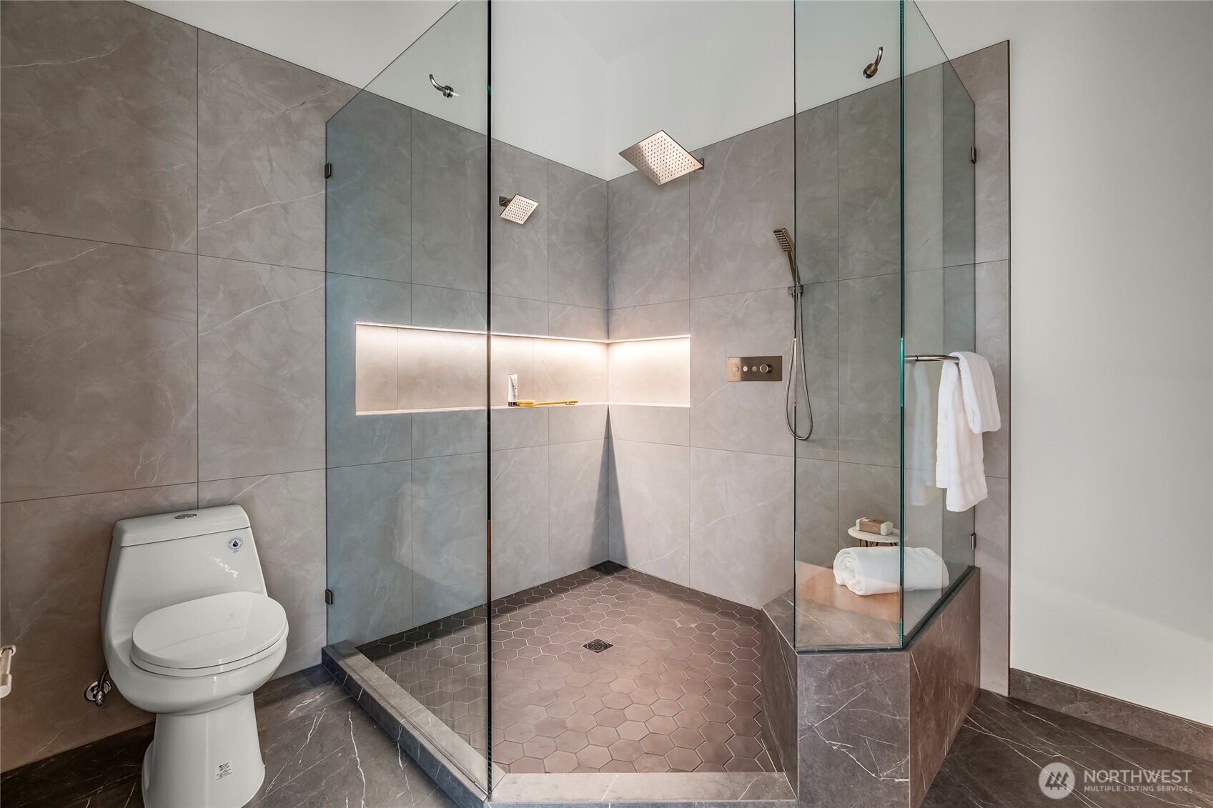 11279 59th Avenue S, Seattle, WA 98178