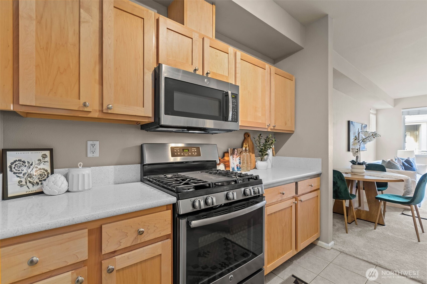 560 225th Lane NE #B202, Sammamish, WA 98074