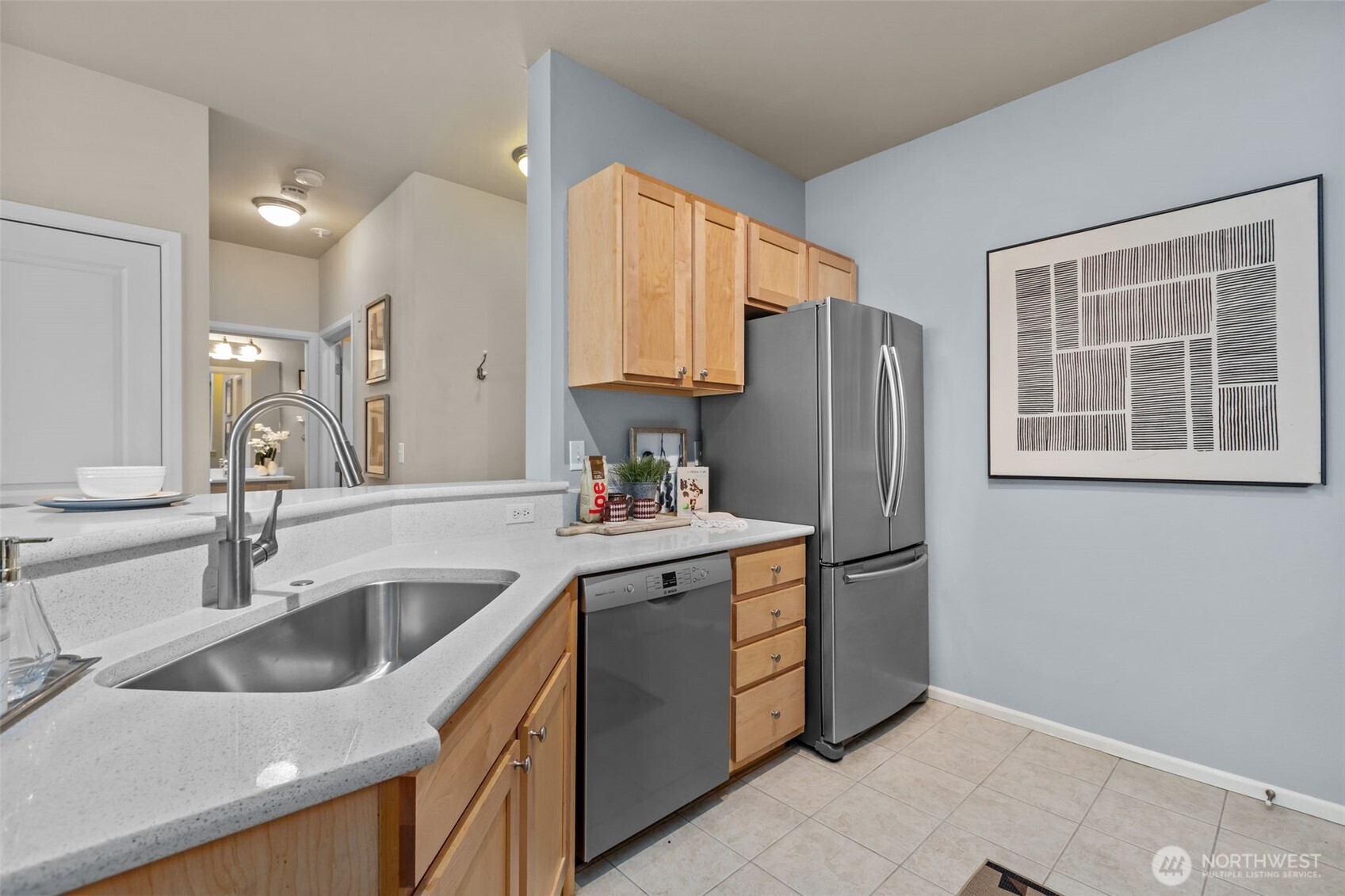 560 225th Lane NE #B202, Sammamish, WA 98074
