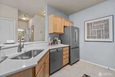 560 225th Lane NE #B202, Sammamish, WA 98074 - Photo 14