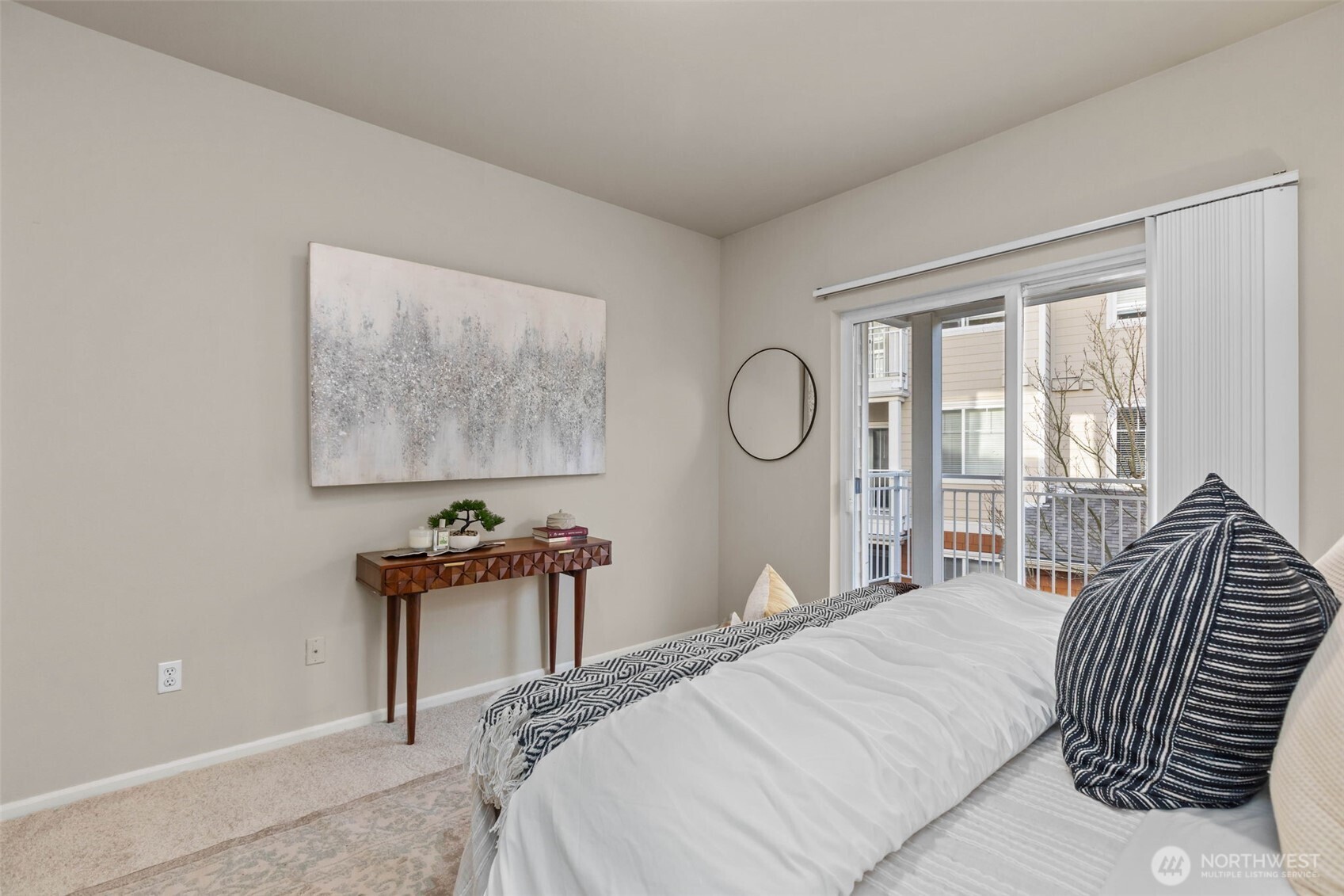 560 225th Lane NE #B202, Sammamish, WA 98074