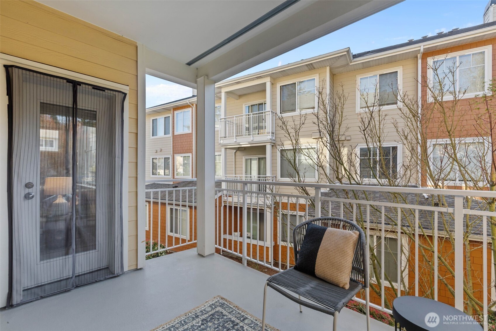 560 225th Lane NE #B202, Sammamish, WA 98074