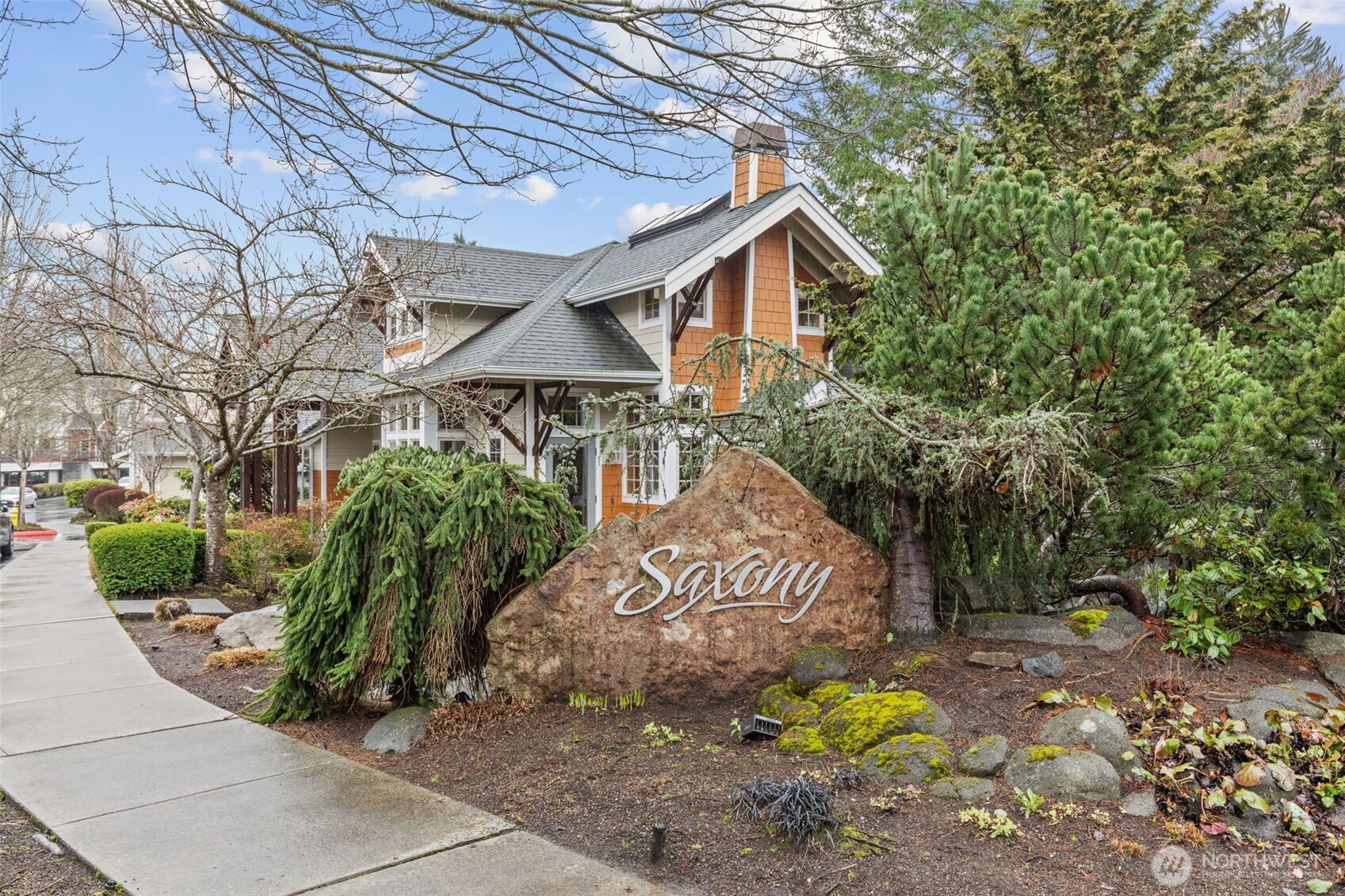 560 225th Lane NE #B202, Sammamish, WA 98074