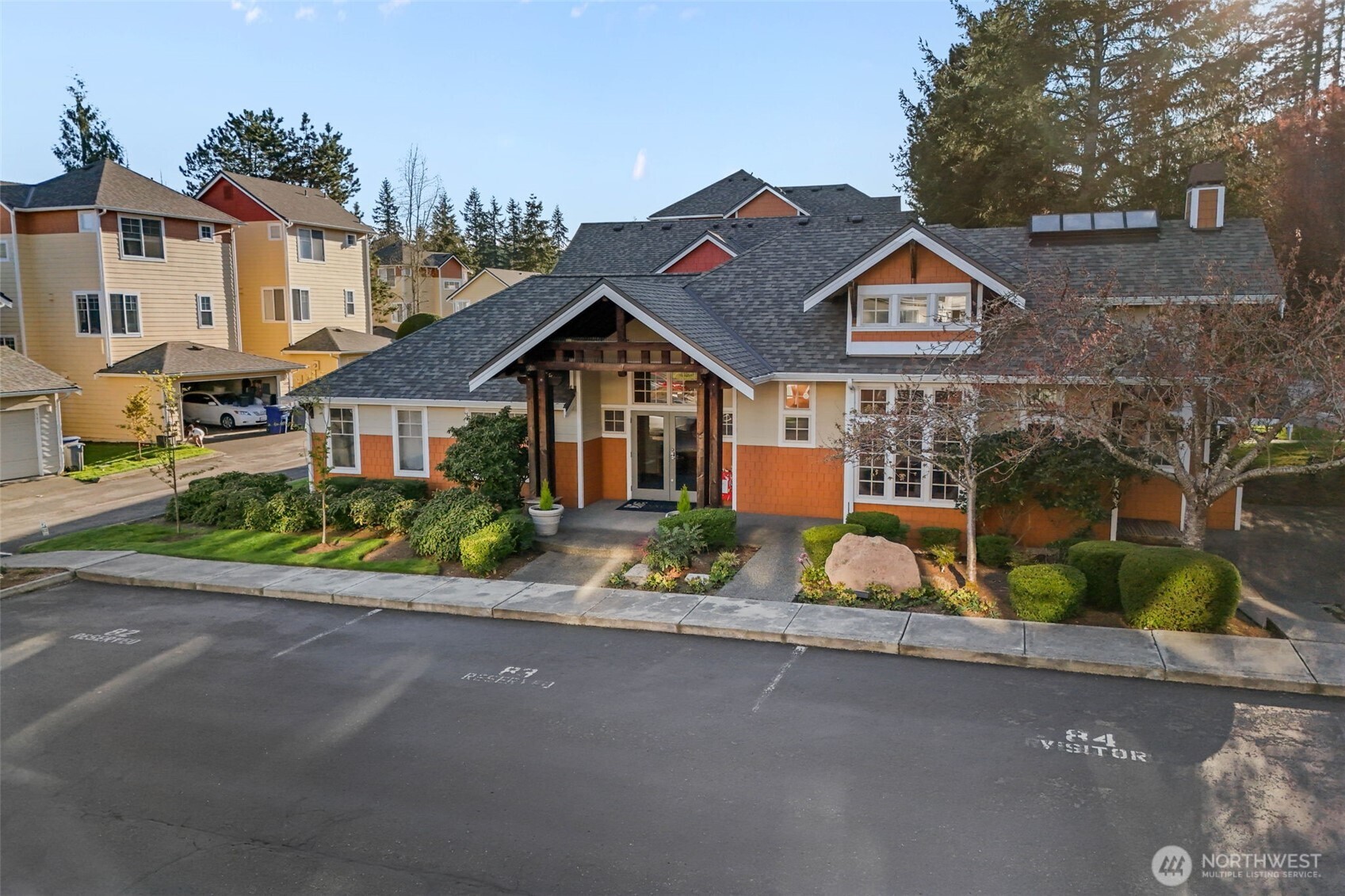 560 225th Lane NE #B202, Sammamish, WA 98074