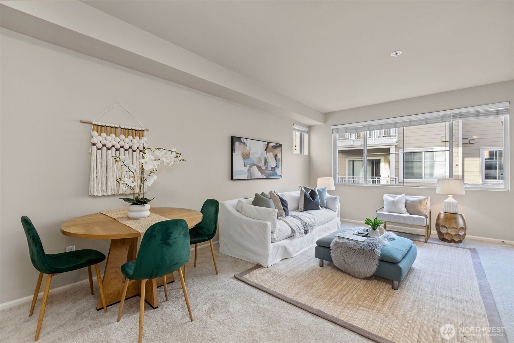 560 225th Lane NE #B202, Sammamish, WA 98074