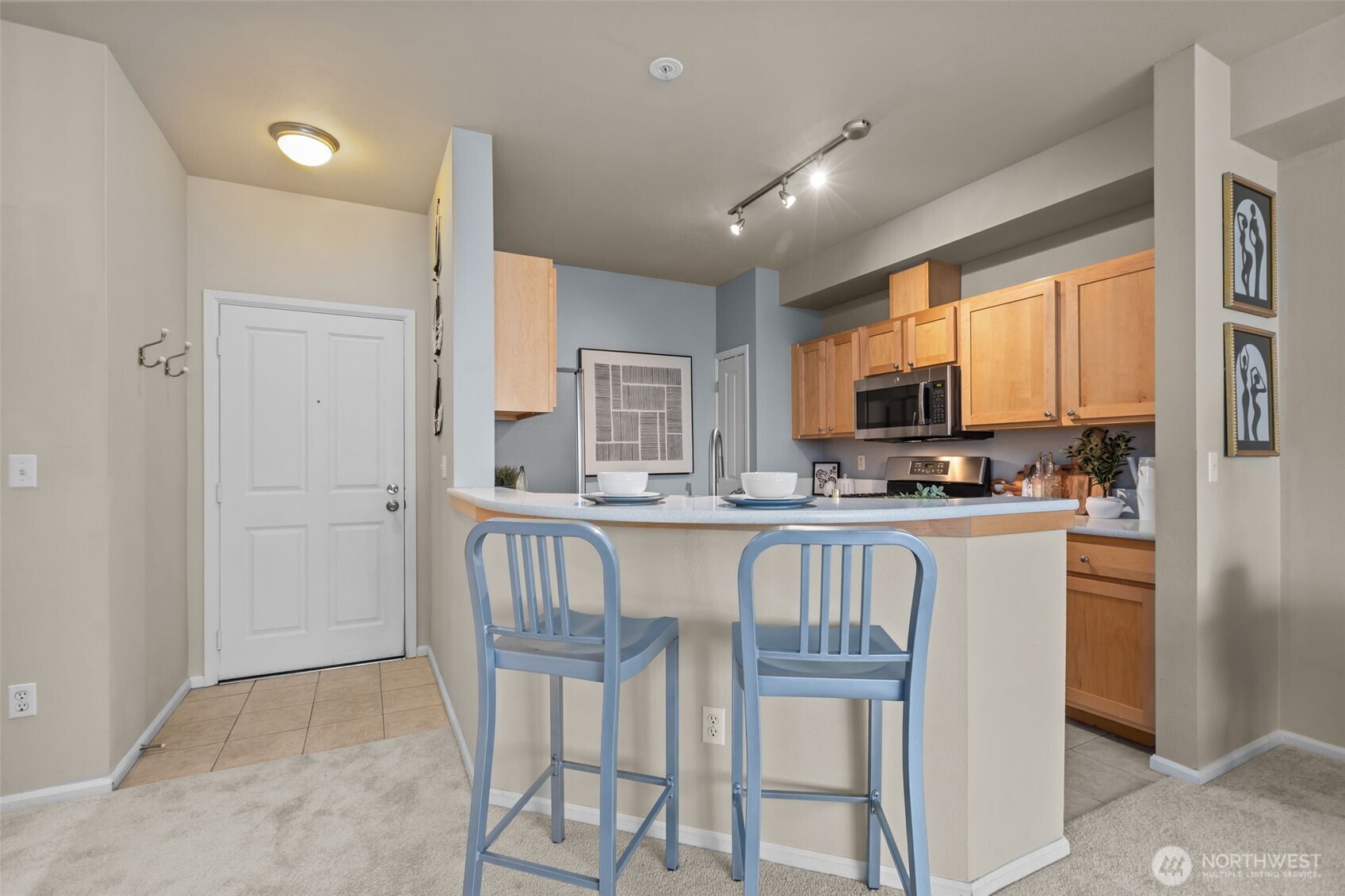 560 225th Lane NE #B202, Sammamish, WA 98074