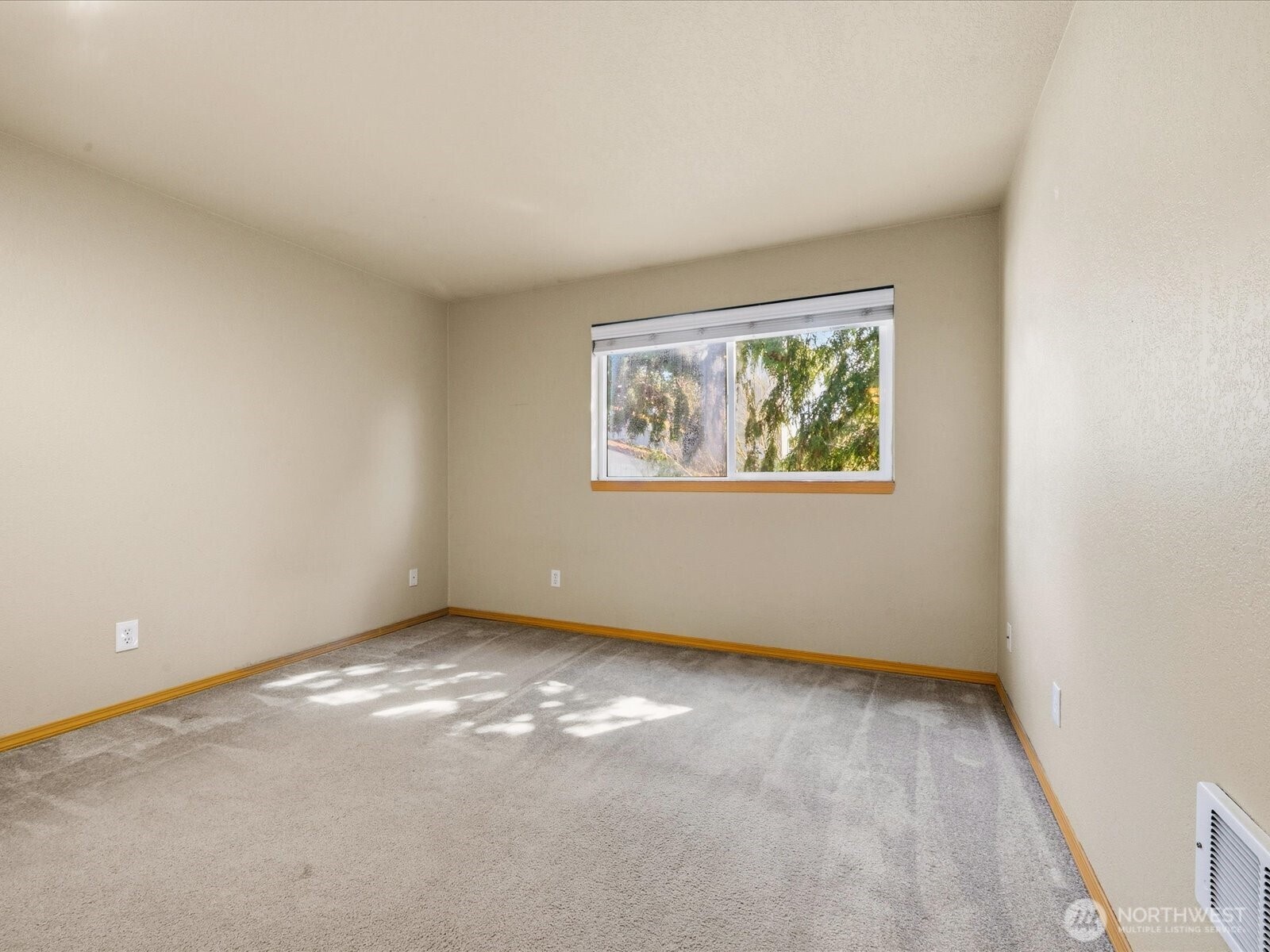 14344 N Stone Avenue #32, Seattle, WA 98133