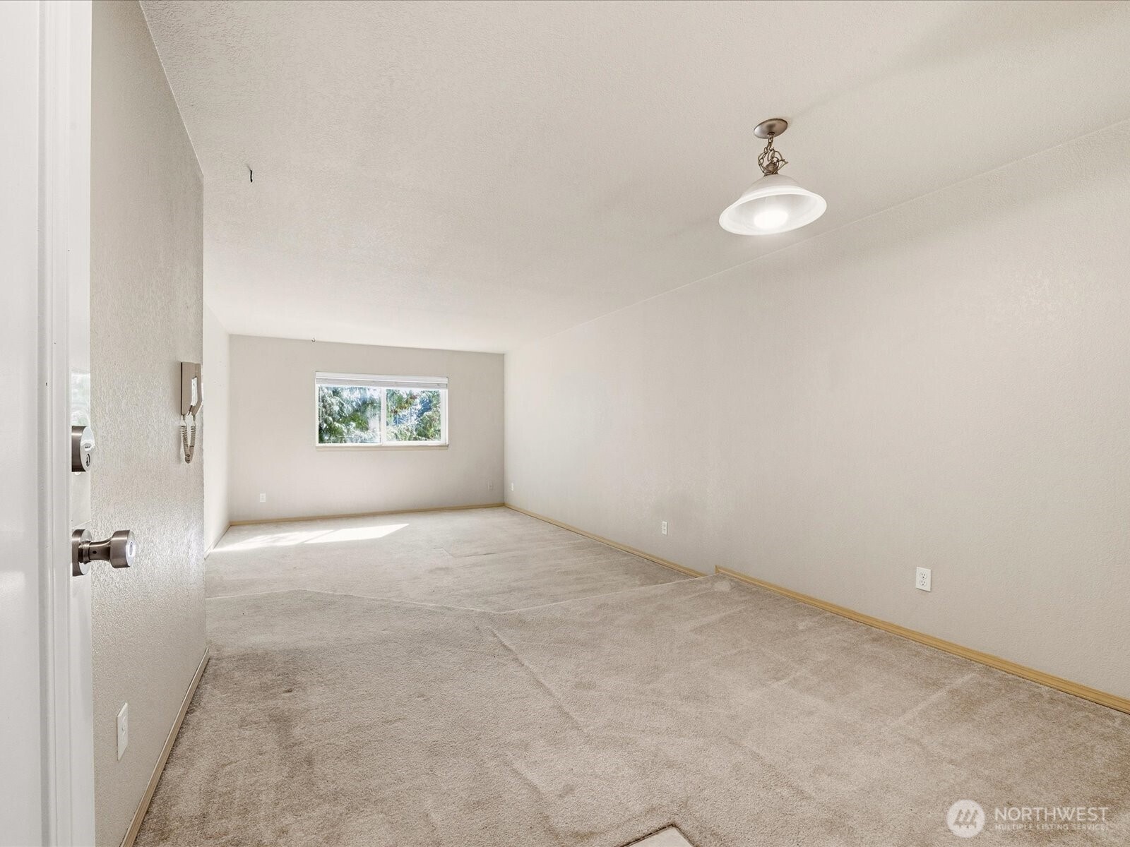 14344 N Stone Avenue #32, Seattle, WA 98133