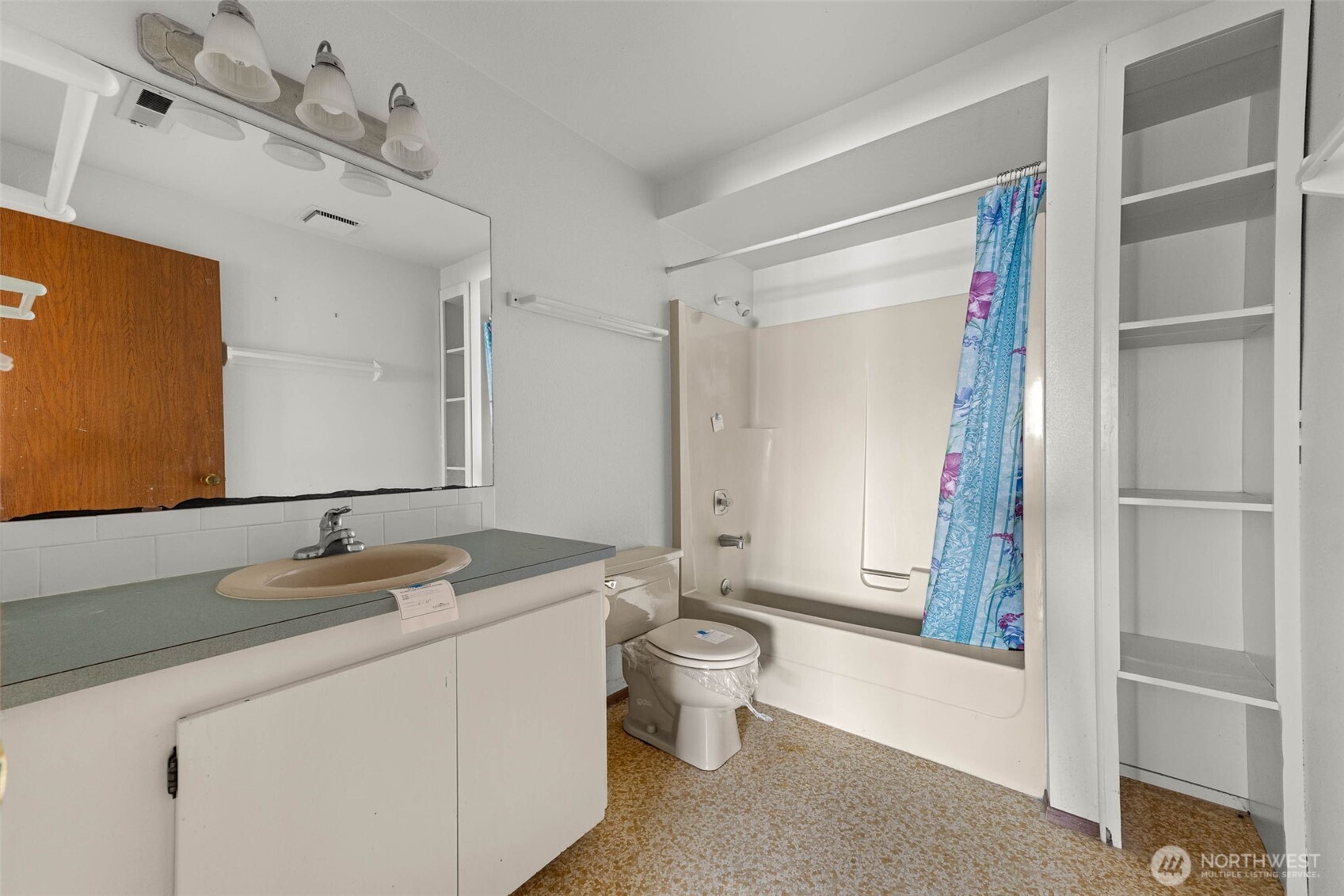 846 Bay View Court SE, Ocean Shores, WA 98569