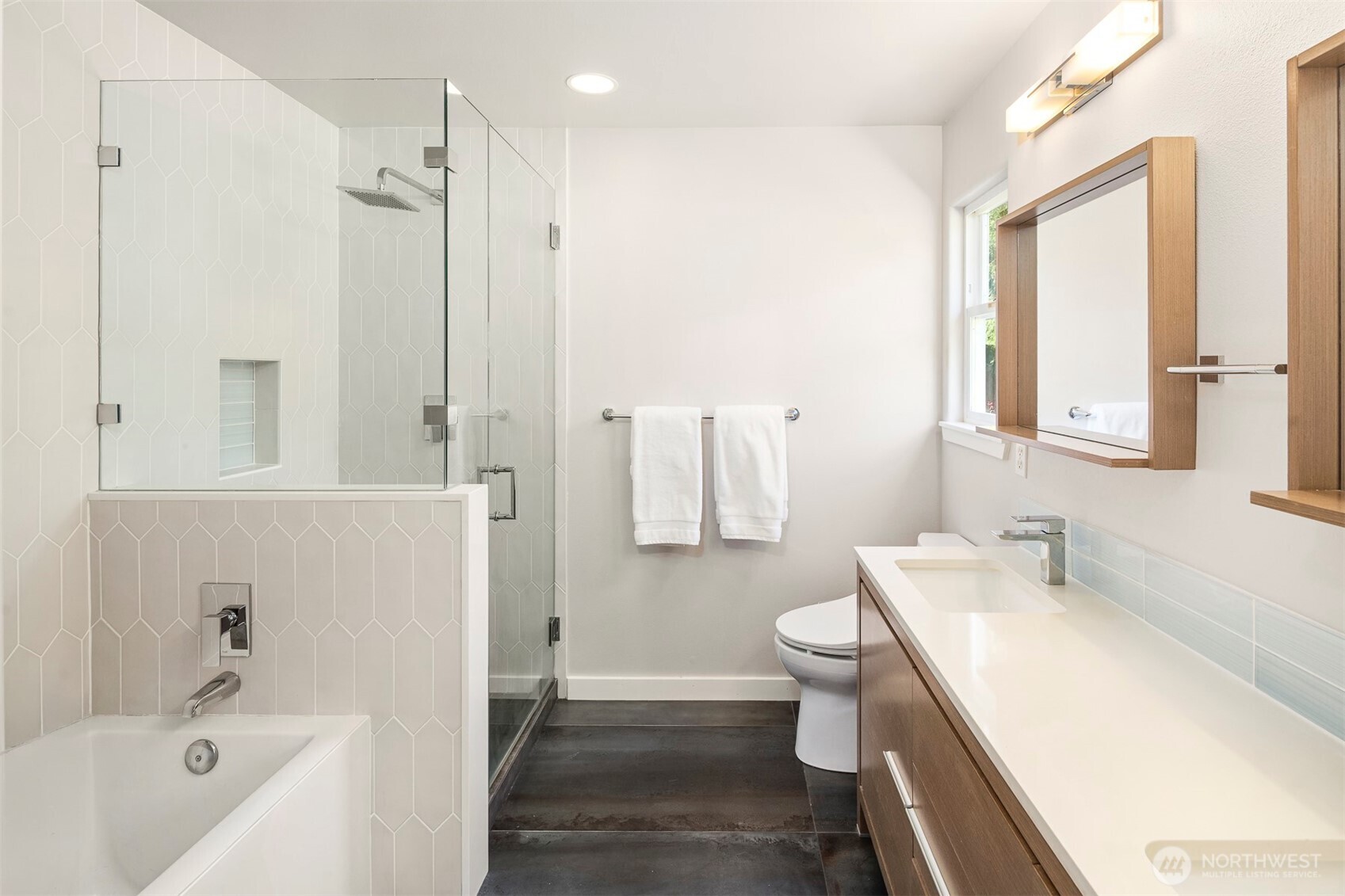 406 N 178th Lane , Shoreline, WA 98133