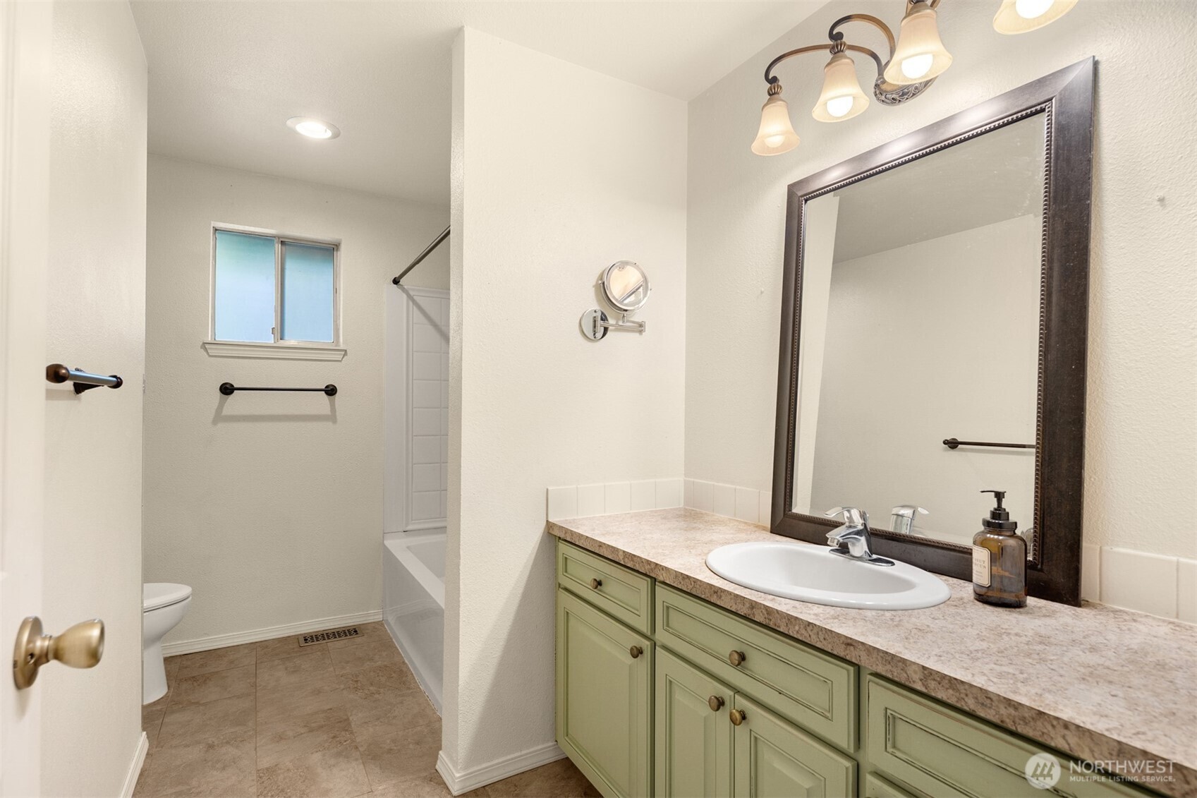 3915 38th Avenue NW, Gig Harbor, WA 98335