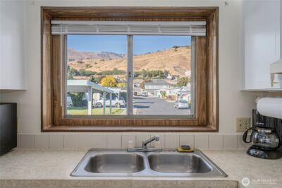 1608 N Western #27, Wenatchee, WA 98801 - Photo 5
