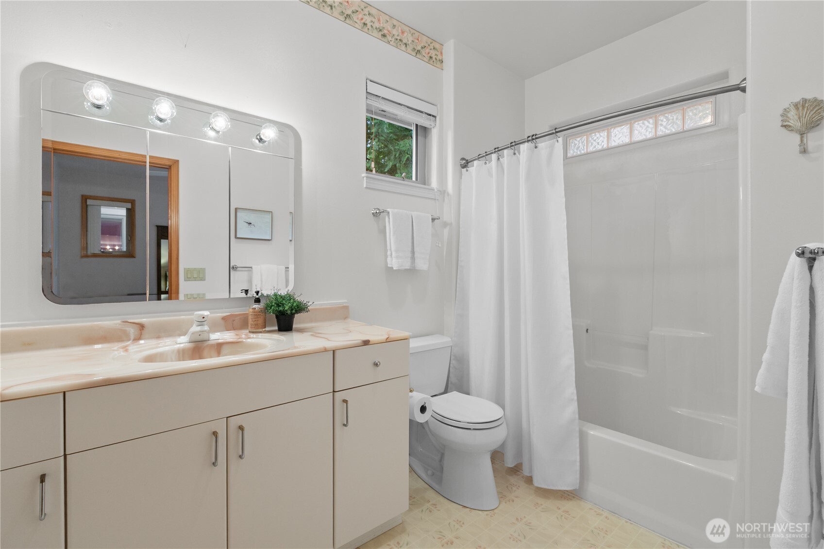 9 Doe Court , Bellingham, WA 98229
