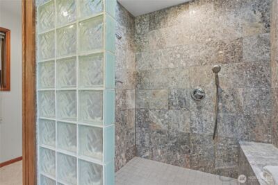 25028 SE Mirrormont Blvd , Issaquah, WA 98027 - Photo 17