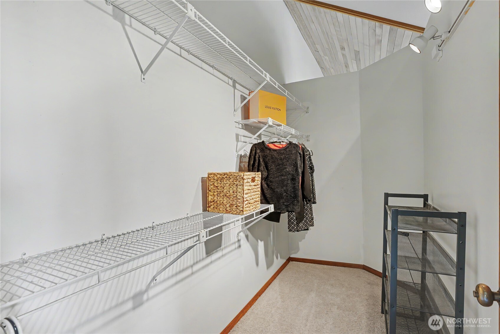 25028 SE Mirrormont Blvd , Issaquah, WA 98027