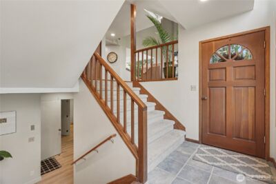 25028 SE Mirrormont Blvd , Issaquah, WA 98027 - Photo 2