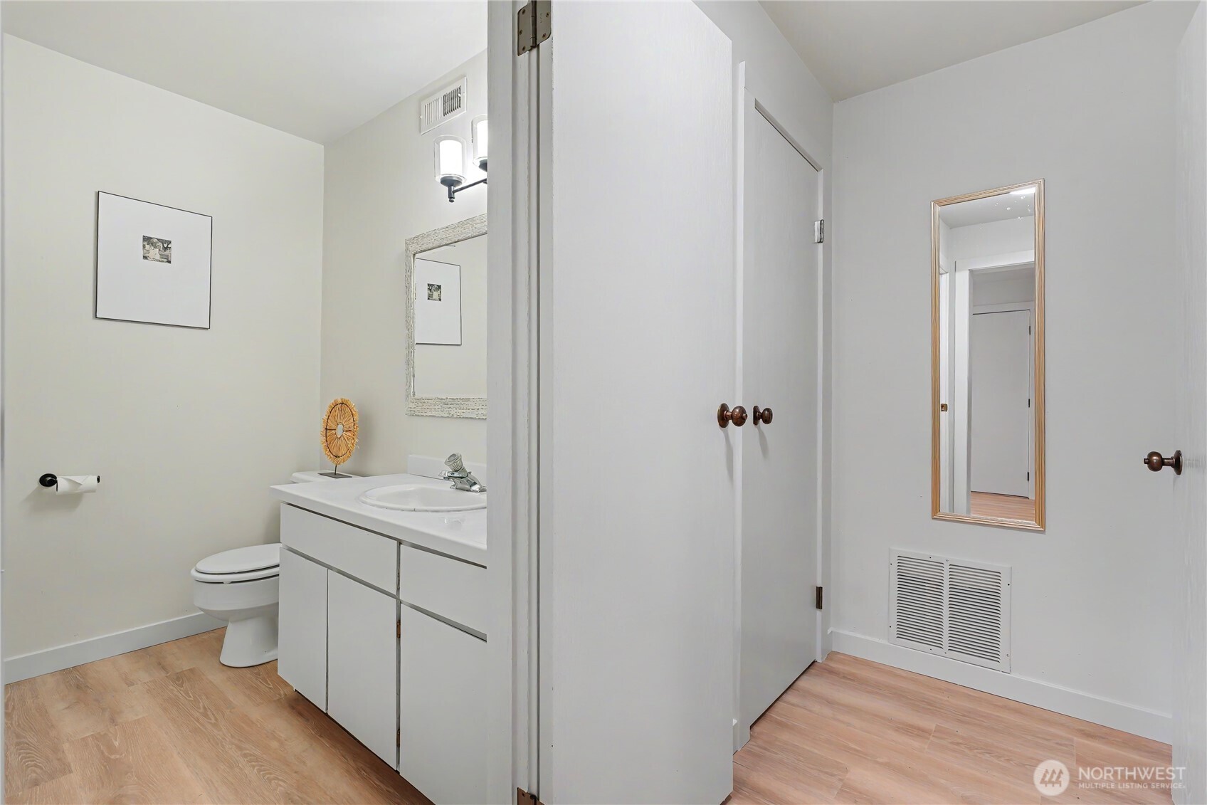 25028 SE Mirrormont Blvd , Issaquah, WA 98027