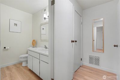 25028 SE Mirrormont Blvd , Issaquah, WA 98027 - Photo 26
