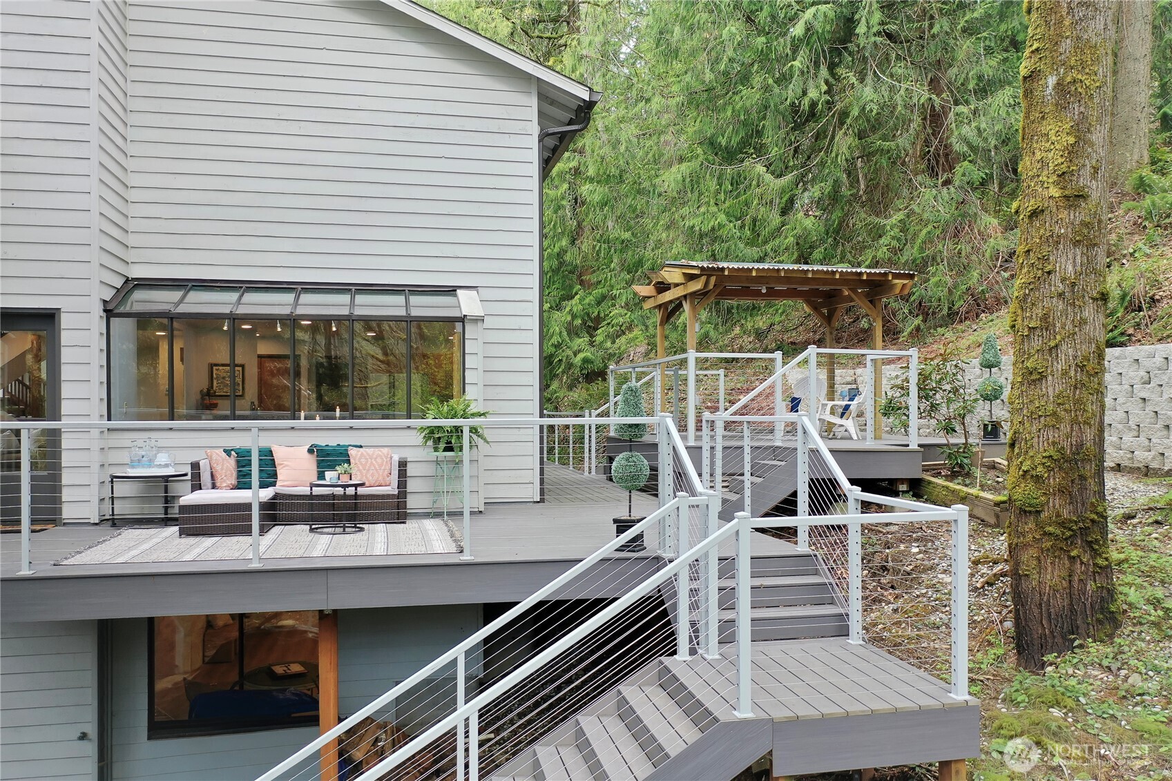 25028 SE Mirrormont Blvd , Issaquah, WA 98027