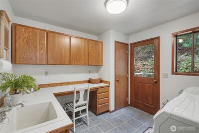 25028 SE Mirrormont Blvd , Issaquah, WA 98027 - Photo 8