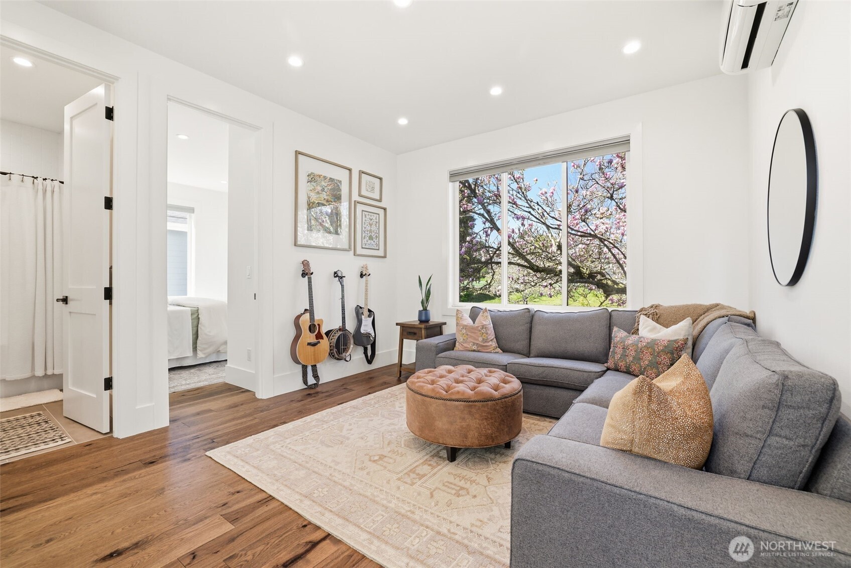 7359 20th Avenue NW, Seattle, WA 98117