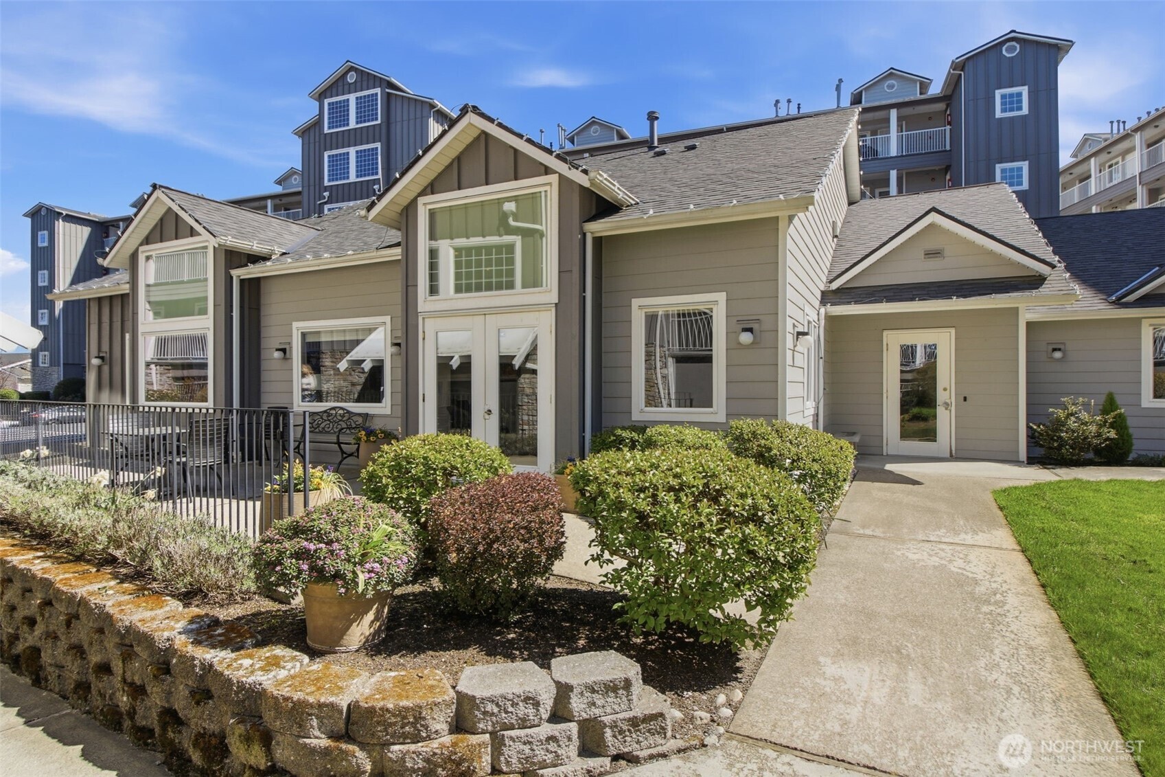 1318 37th Street #2-420, Everett, WA 98201